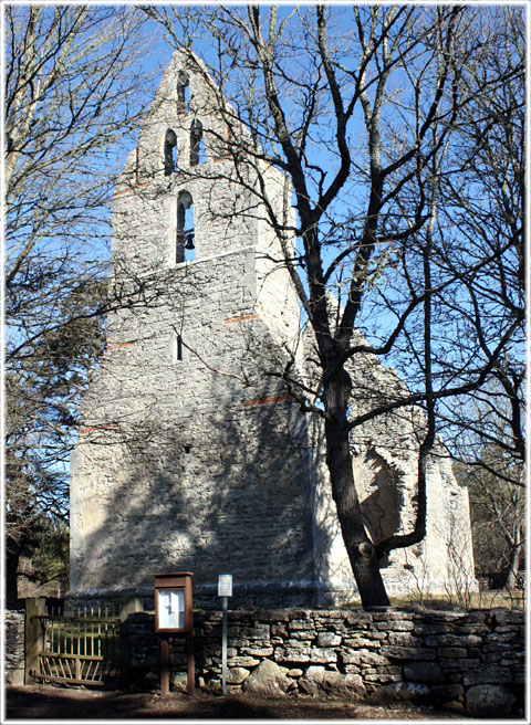 Gotland, Bara ödekyrka - foto: Bernt Enderborg