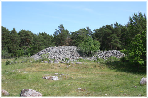 Gotland, Dikkarehagens röse - foto: Bernt Enderborg