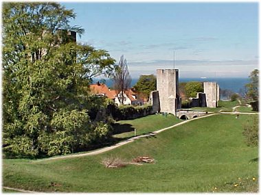 Gotland, En ringmursvandring - foto: Bernt Enderborg