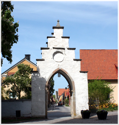 Gotland, Norra stigluckan vid Visby domkyrka - foto: Bernt Enderborg