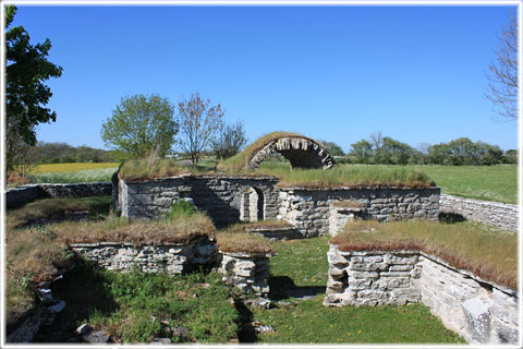 Gotland, Lau kastal - foto: Bernt Enderborg