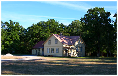 Gotland, Sanda bygdegård - foto: Bernt Enderborg